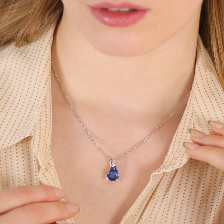 Necklace sapphire 6.36...