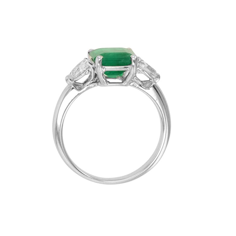 Ring emerald 2.11 carats...
