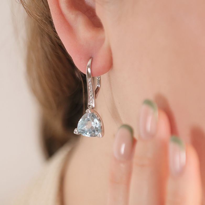 Earrings topaz 11.48 carats...