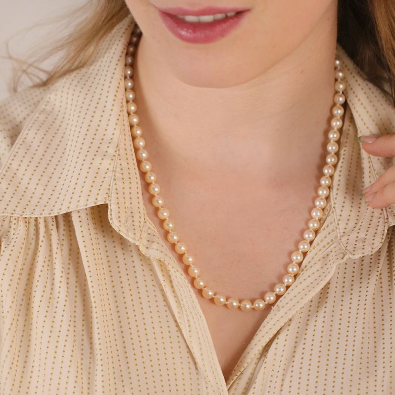 Necklace of yellow gold...