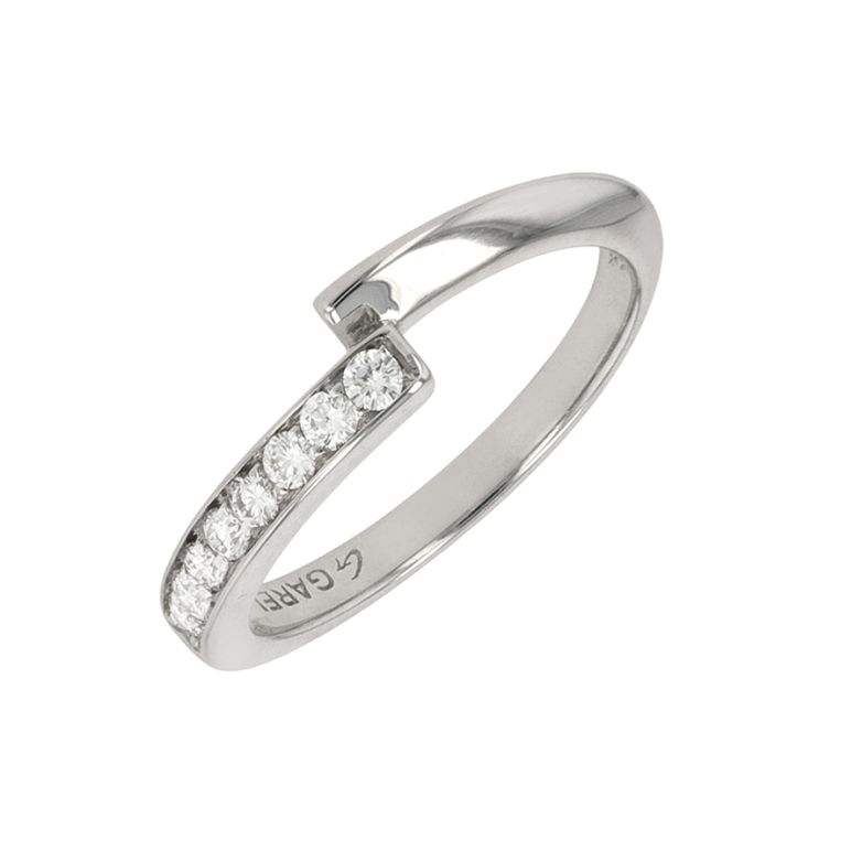 Ring signed GAREL diamonds...