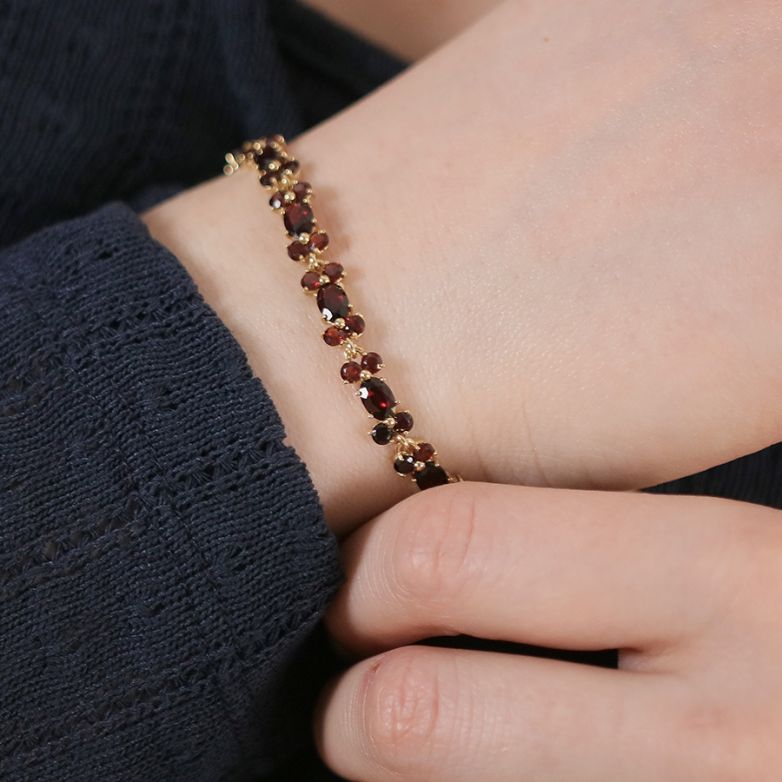 Bracelet garnets 11.18...