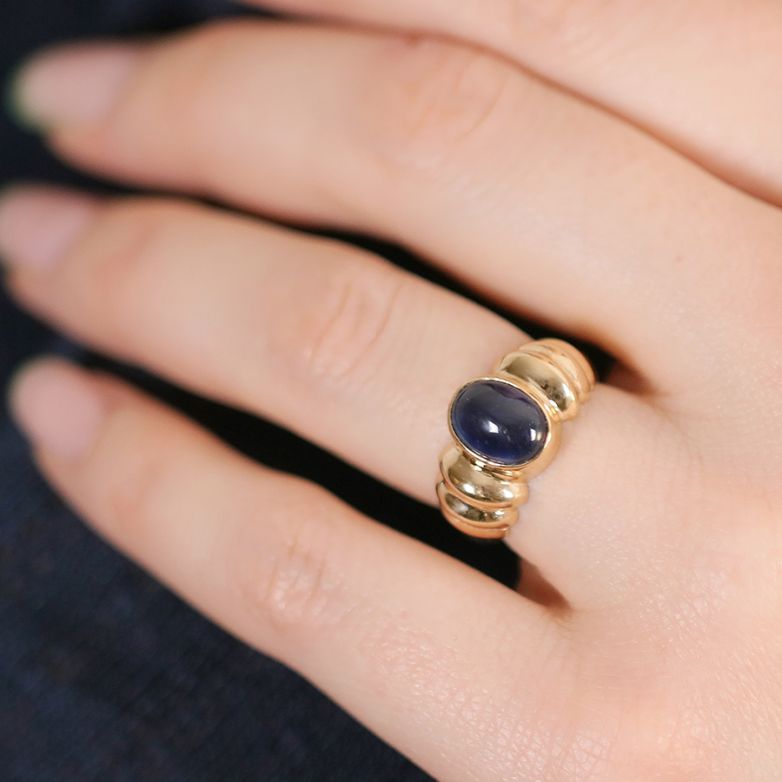 Cabochon sapphire ring 2.81...