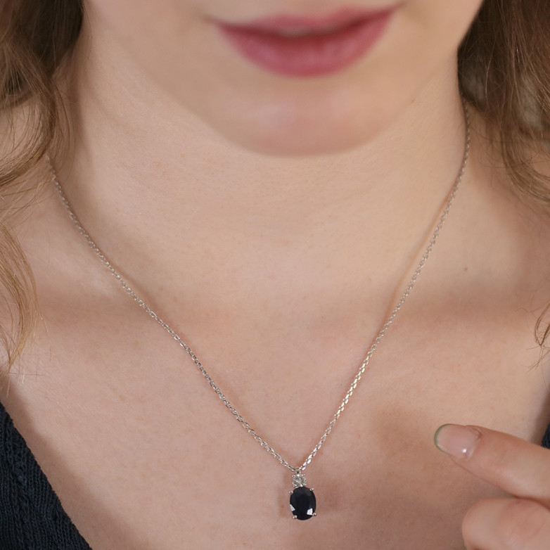 Necklace with a 2.91-carat...