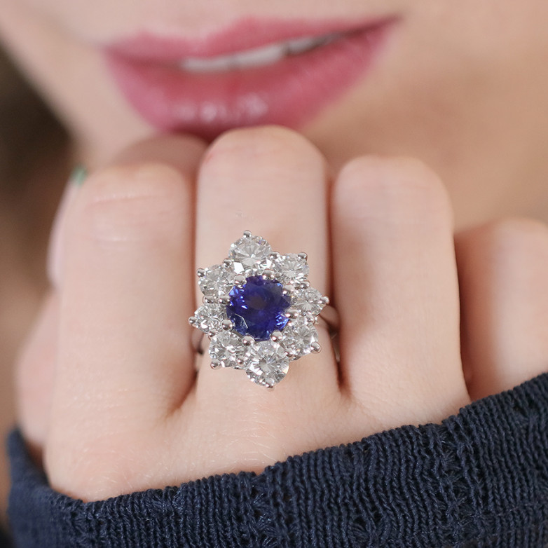 Tanzanite daisy ring 3.51...
