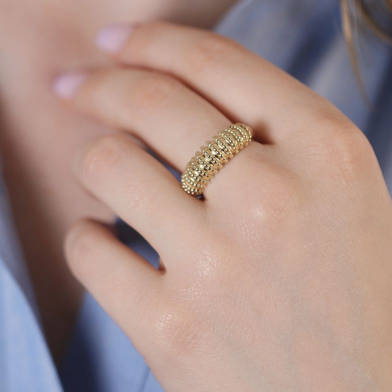 Yellow gold ring 5.14g