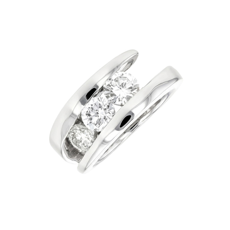 Diamond trilogy ring 1.80...