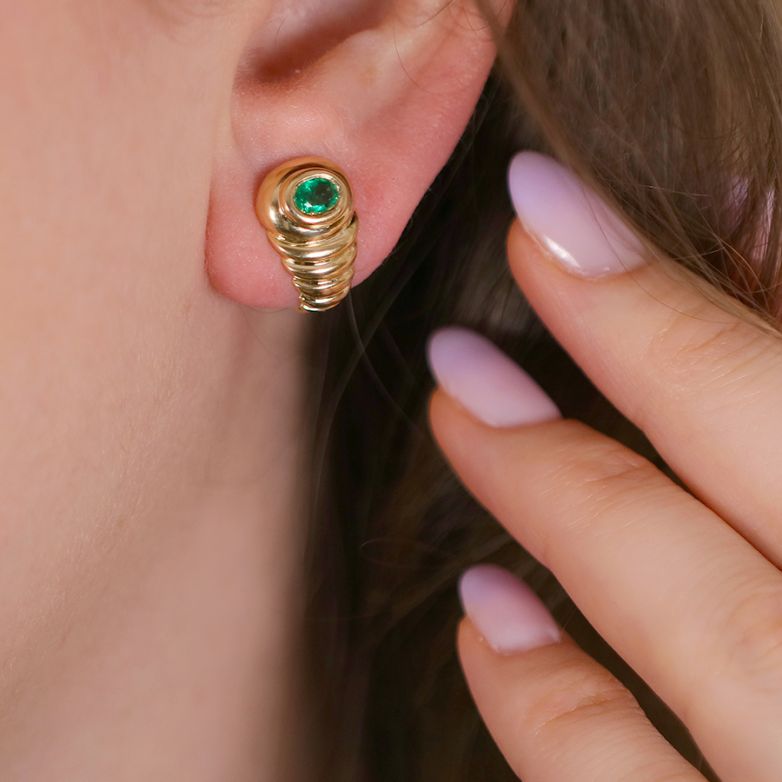 Earrings emeralds 0.38...