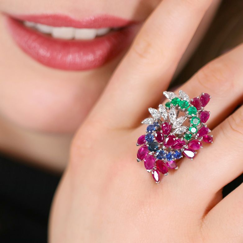 Ring set with sapphires,...