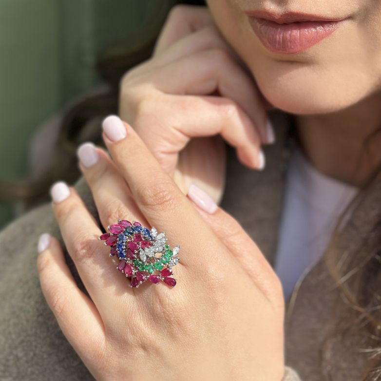 Ring set with sapphires,...