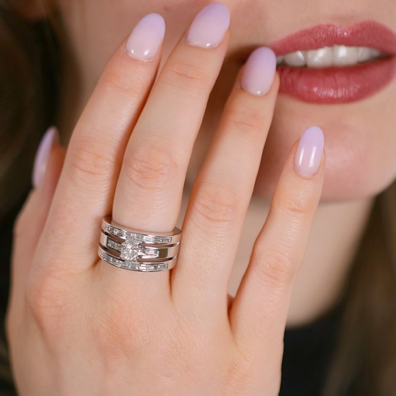 Diamond ring 2.07 carats...