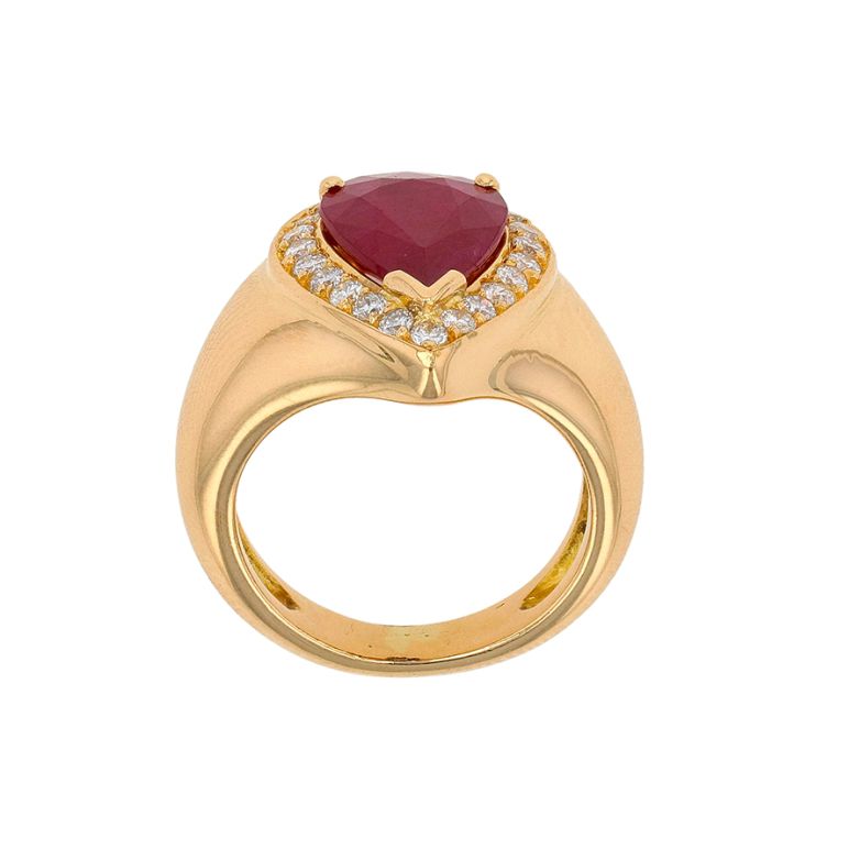 3.64-carat ruby and...