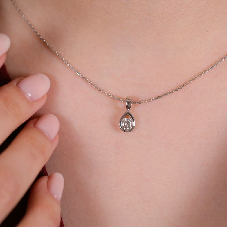 Diamond pendant 0.35 carat...