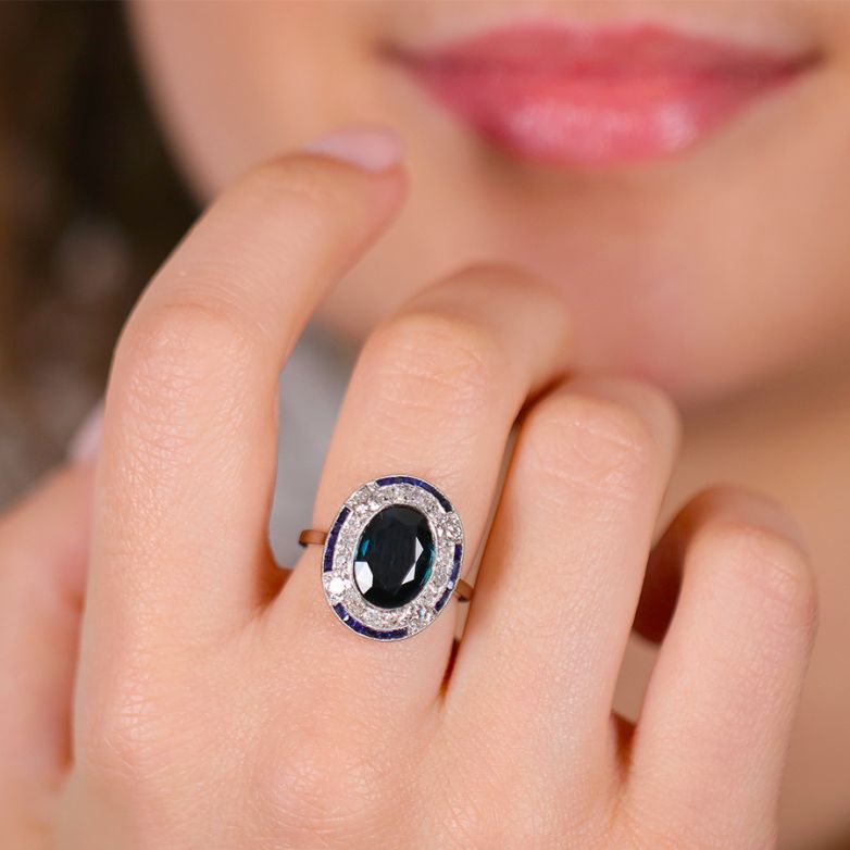 Antique ring sapphires 2.81...