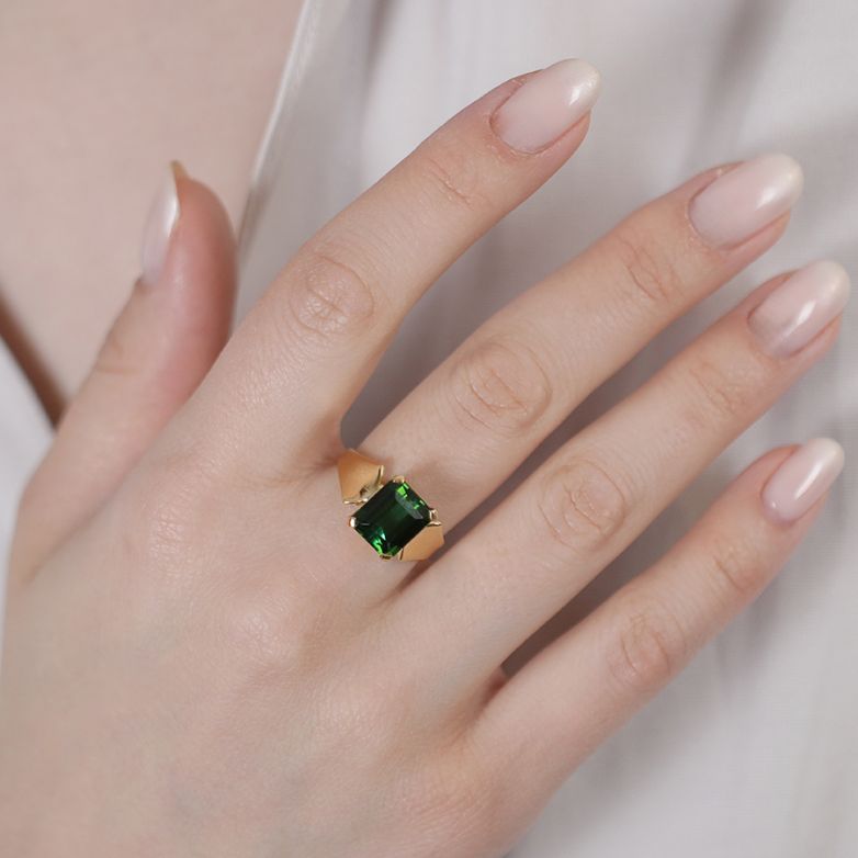 Tourmaline ring 4.05 carats...