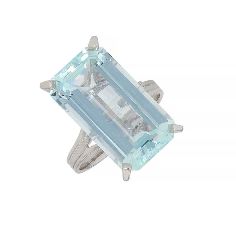 Aquamarine ring 9.23 carats...