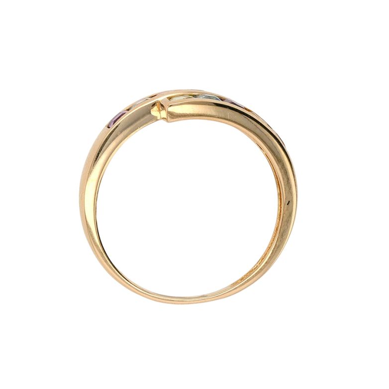 Yellow gold gemstone ring...