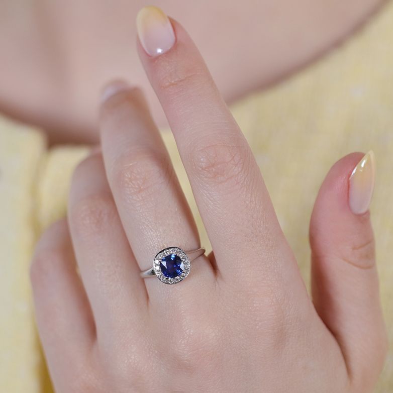 Ring sapphire 0.96 carat...
