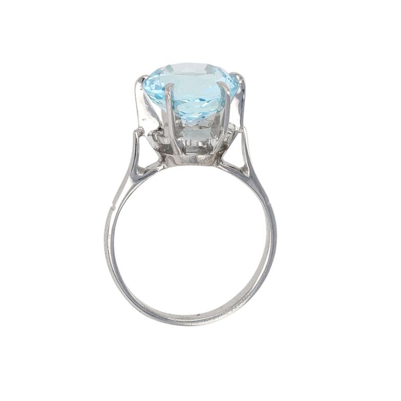 Aquamarine ring 2.90 carats...