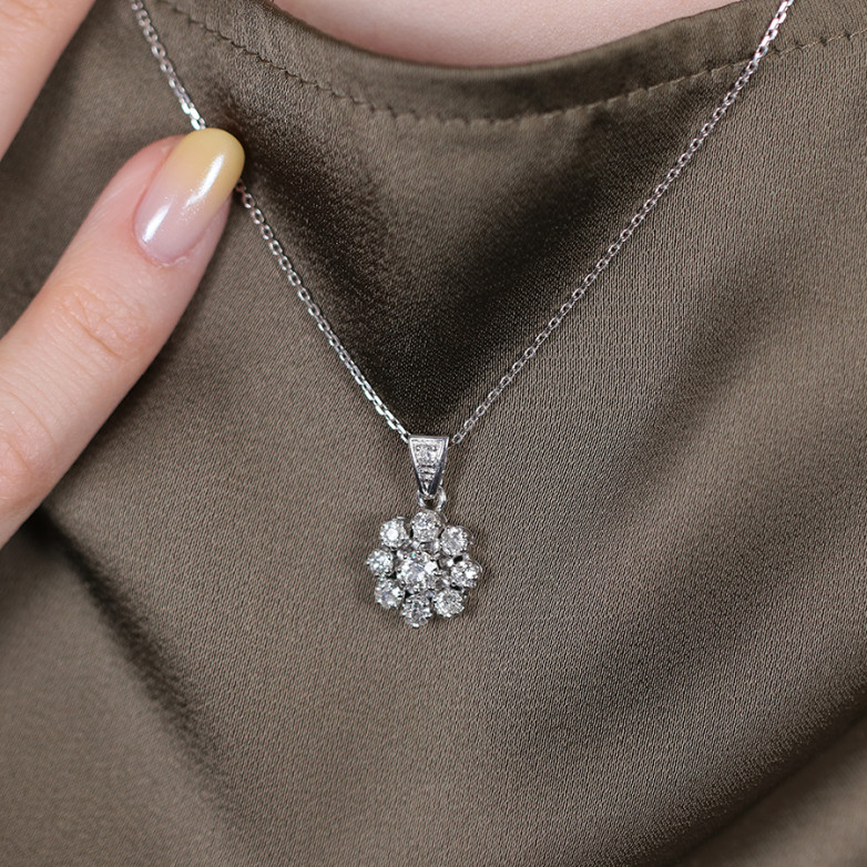 Vintage pendant diamonds...