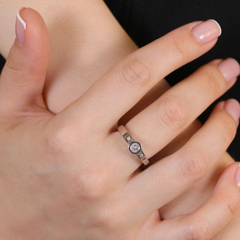 Diamond ring 0.21 carat...