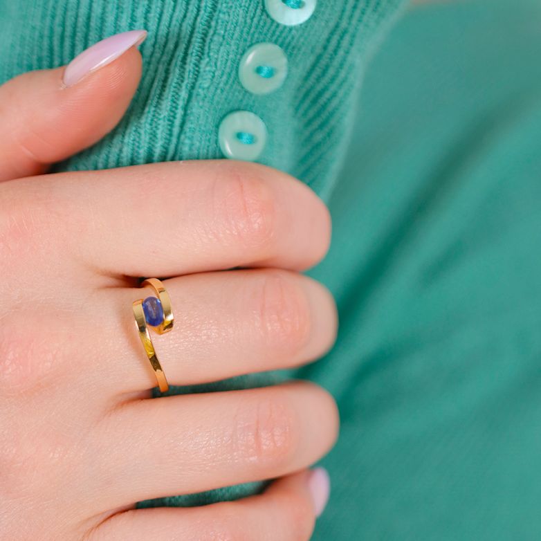 0.85-carat sapphire and...