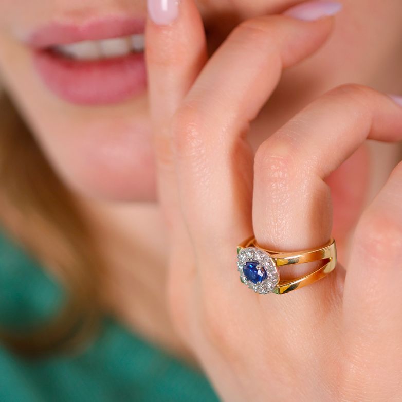 0.85-carat sapphire and...