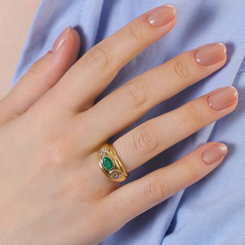 0.64-carat emerald and...