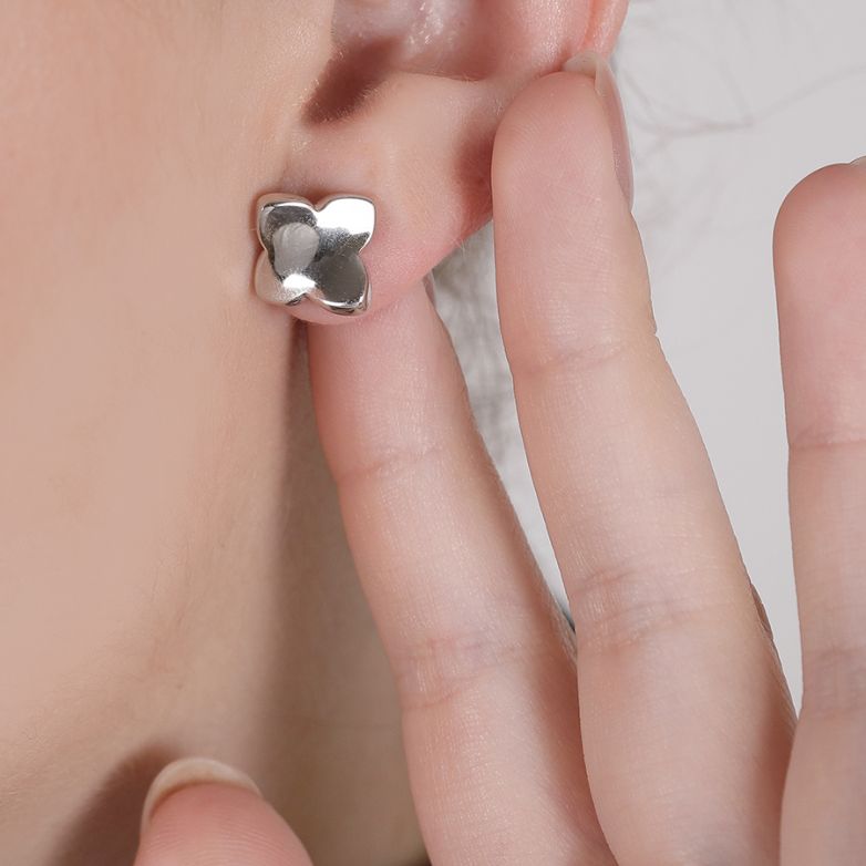 White Gold Earrings, 1.57g