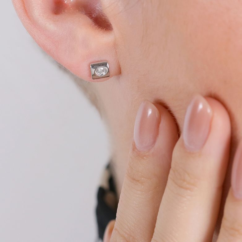 0.06-carat diamond...