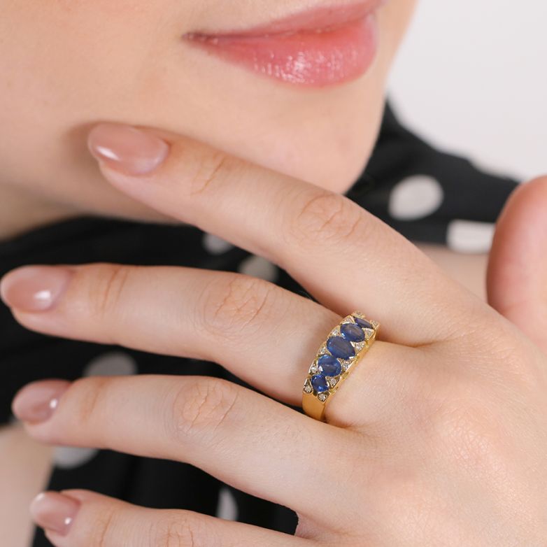 Ring with 1.53 carats of...