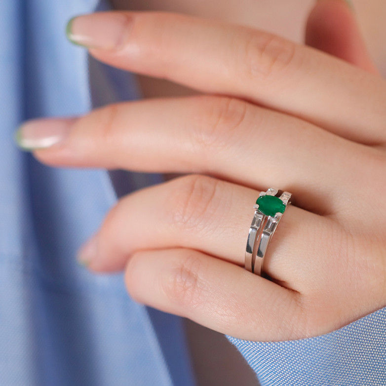 0.78-carat emerald and...