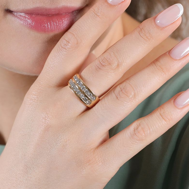 1.12-carat diamond ring in...