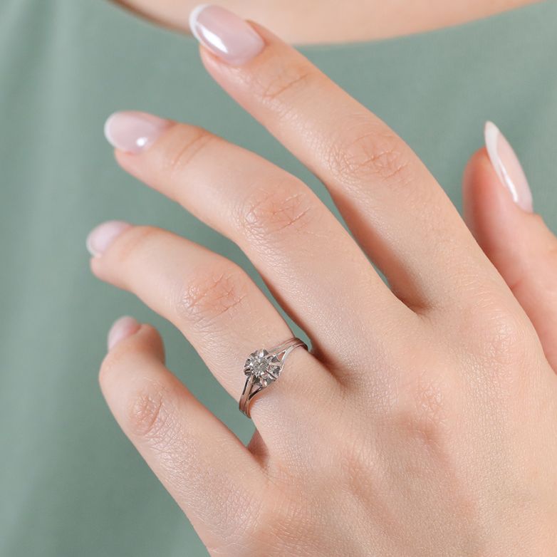 Vintage solitaire ring with...