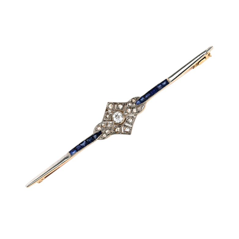 Brooch with 0.24 carats of...