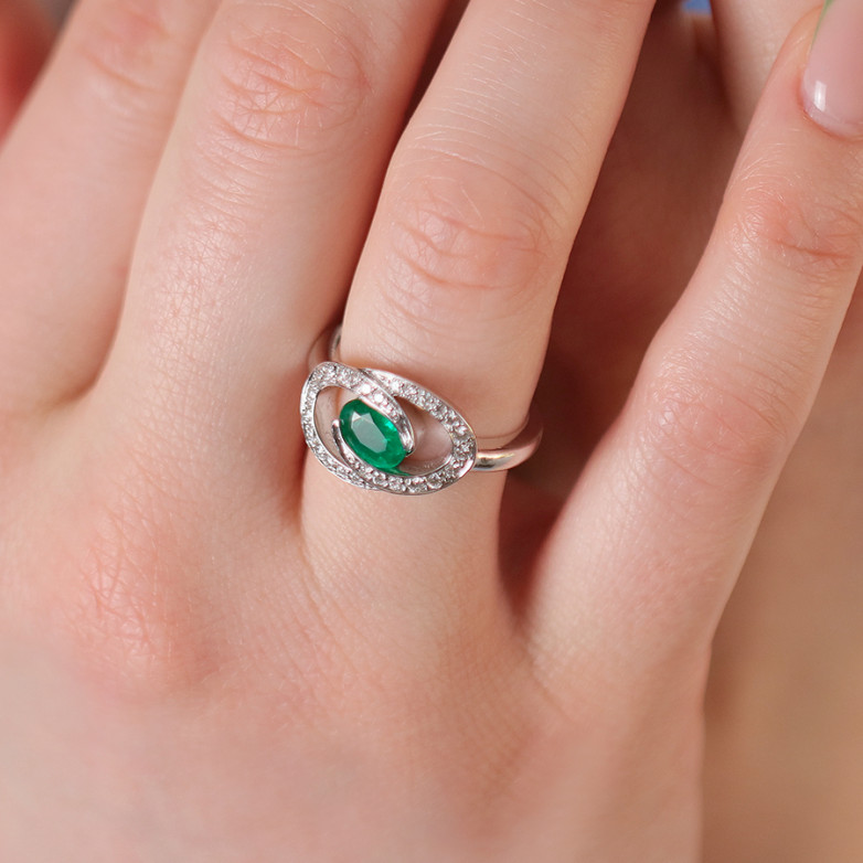0.80-carat emerald and...