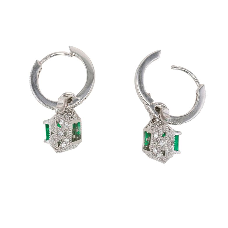 Earrings with 1.60 carats...