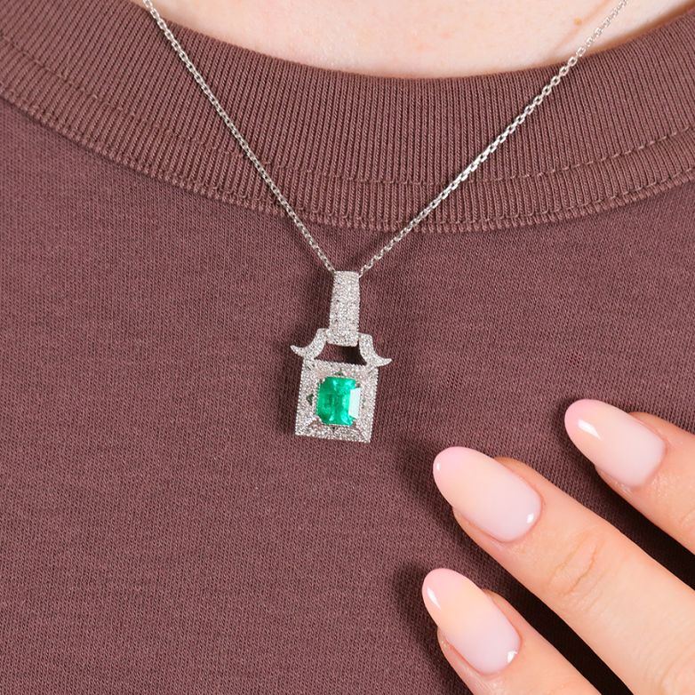 1.53-carat emerald and...