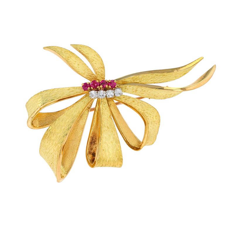 Ruby brooch 0.28 carats and...