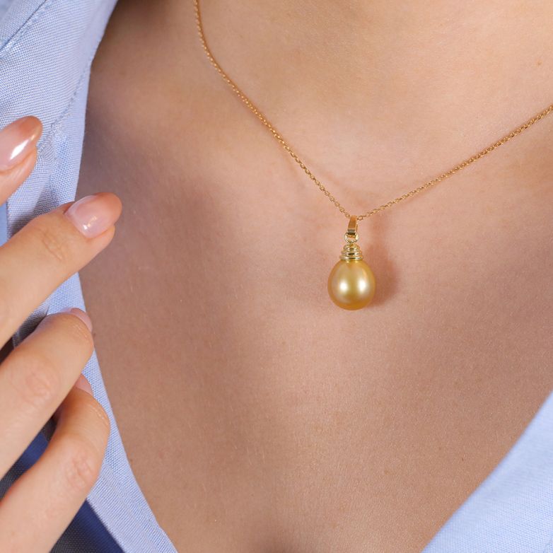 3.78g Yellow Gold Cultured...