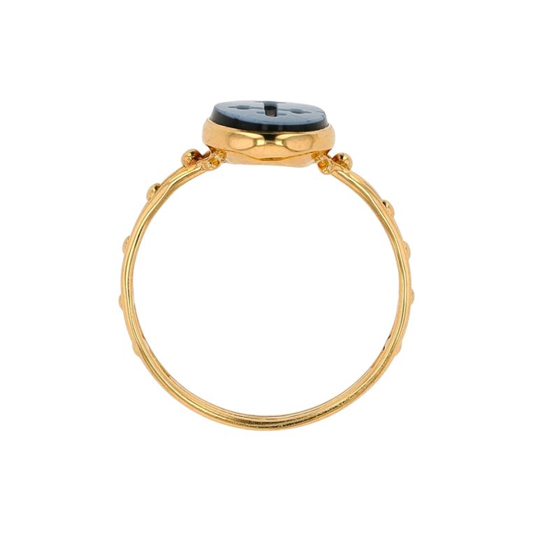 Vintage onyx ring in yellow...