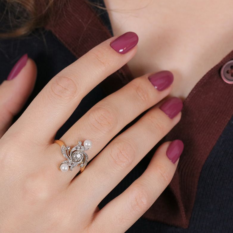 Vintage ring with pearls...