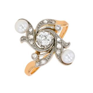 Vintage ring with pearls...