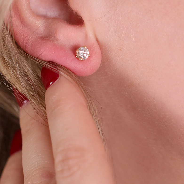 0.64-carat diamond...