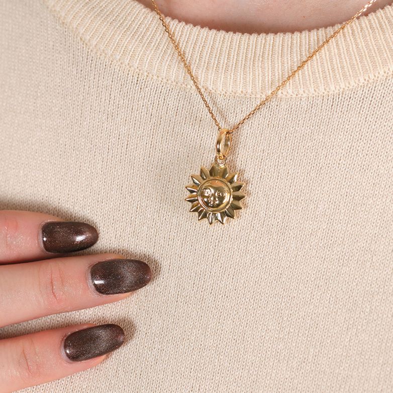 2.81g Yellow Gold Sun Pendant