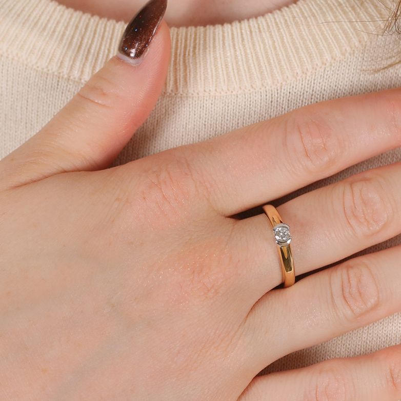0.20-carat Diamond...