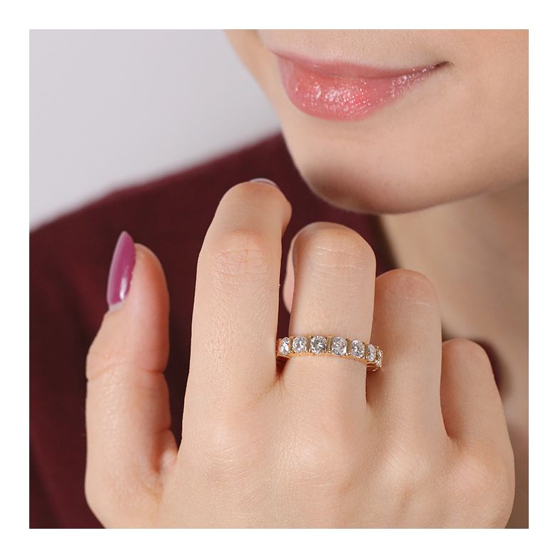 3.68-carat full-diamond...