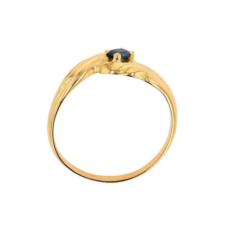 0.13-carat sapphire ring in...