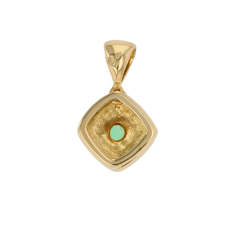 0.10-carat emerald pendant,...