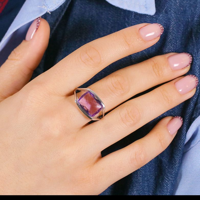 4.80-carat amethyst ring in...